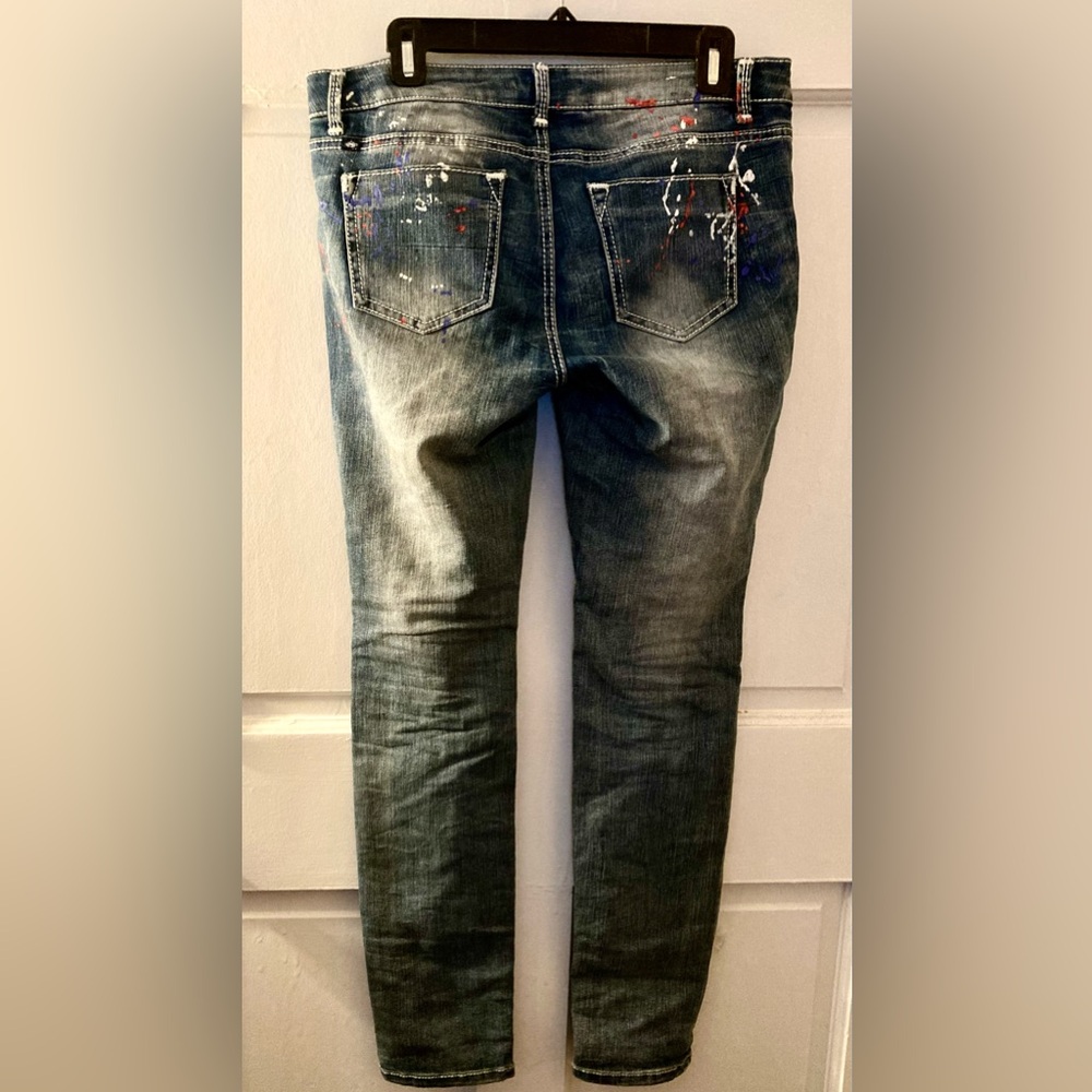 Almost Famous Red/white paint-splattered, distressed light blue jeans - Picture 3 of 10